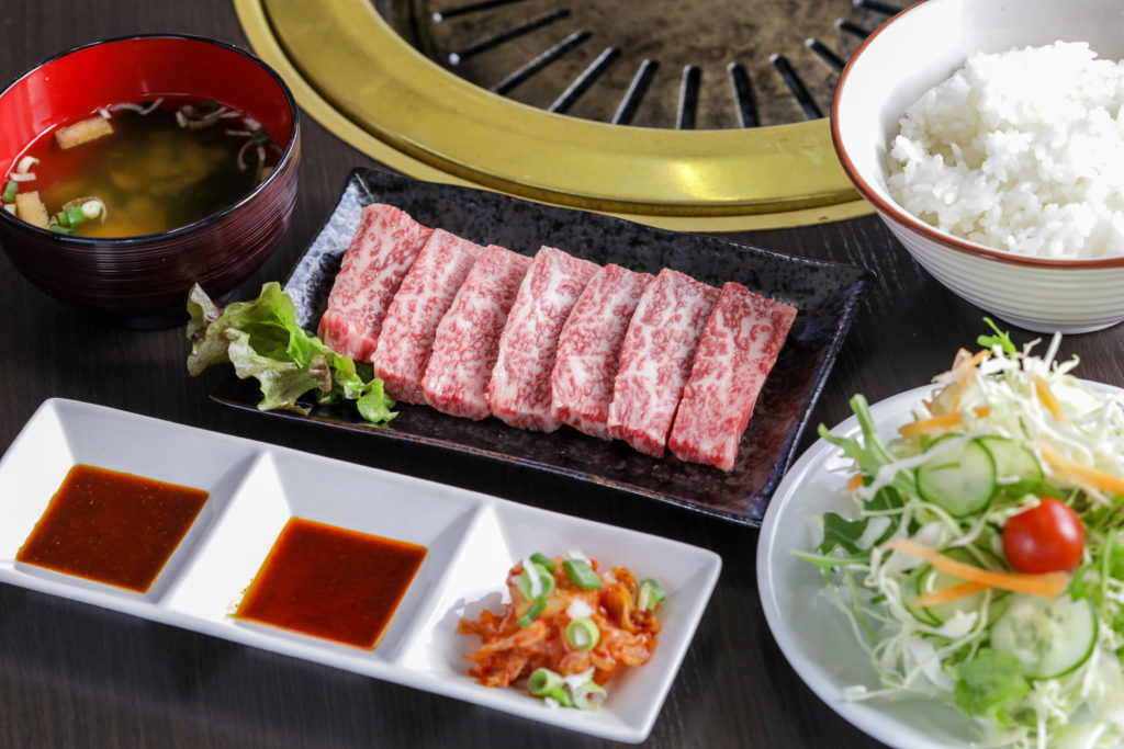 焼肉屋 雅山の外観